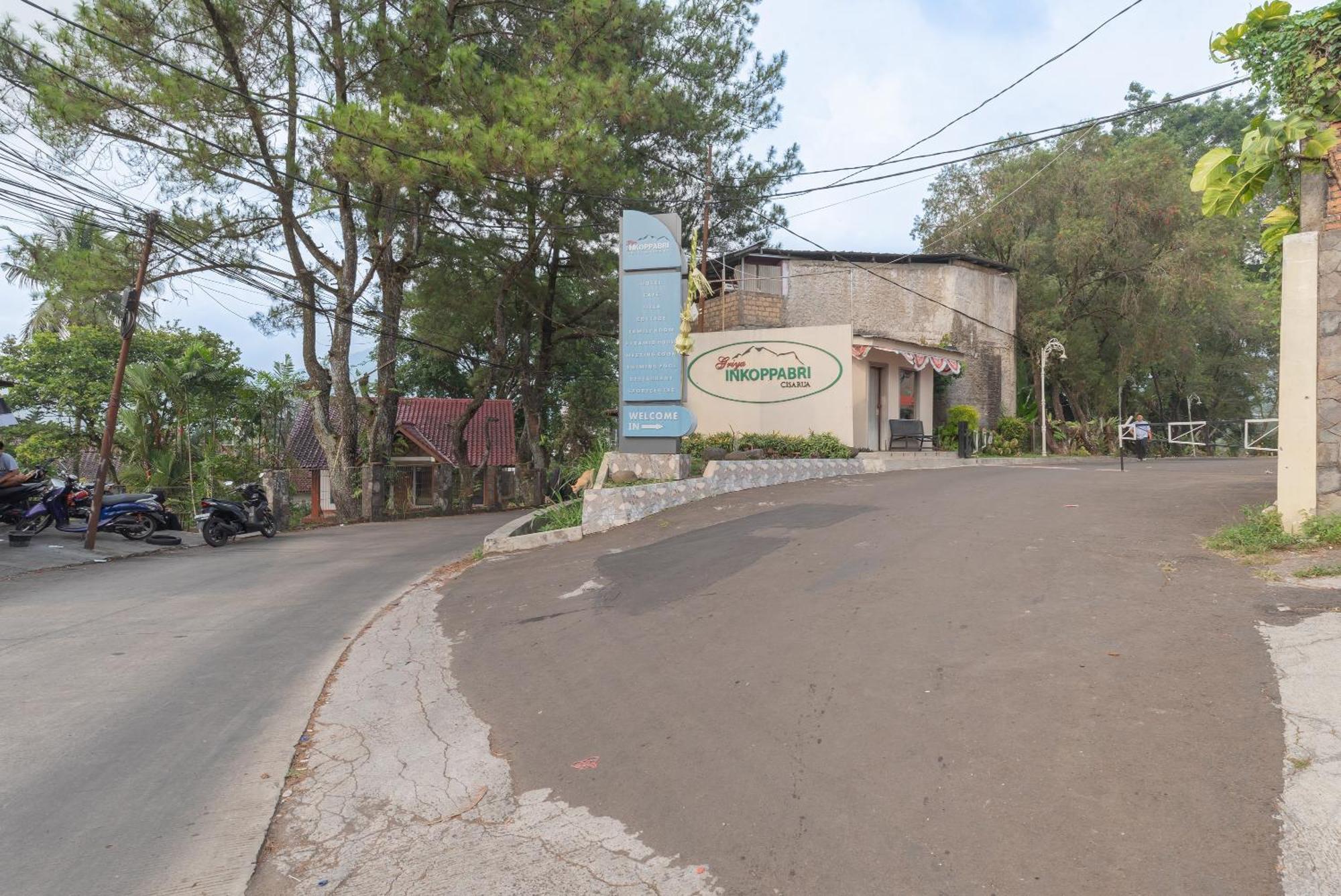 Urbanview Hotel Inkoppabri Cisarua Puncak Екстериор снимка