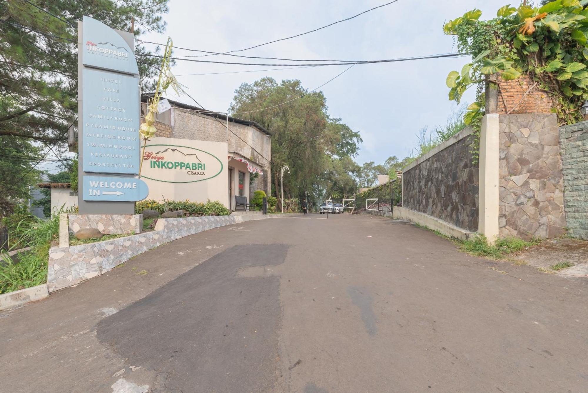 Urbanview Hotel Inkoppabri Cisarua Puncak Екстериор снимка